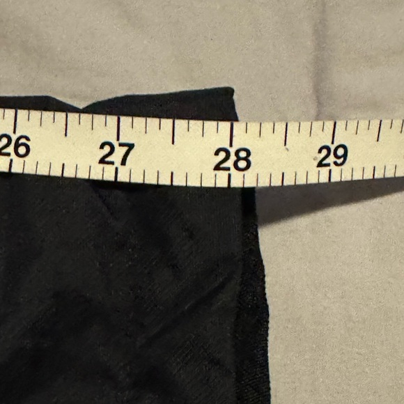 Columbia snow pants. Worn 1x. 28” inseam. Inner elastic ankle cuff. - Picture 5 of 7